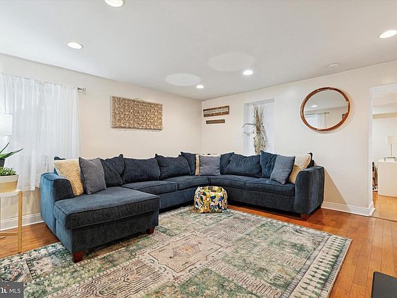 2nd image of 209 Greenwood Ave