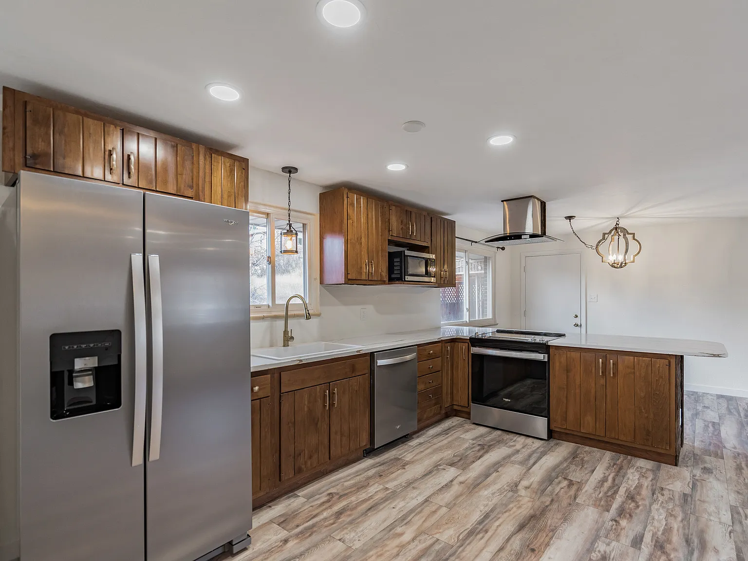 130 Washburn Ct — Photo 4