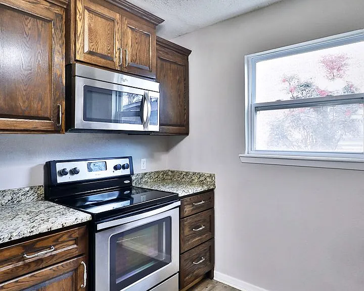 1734 Bob White Ct — Photo 10