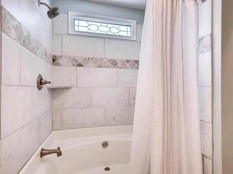 117 Southampton Ct — Photo 11