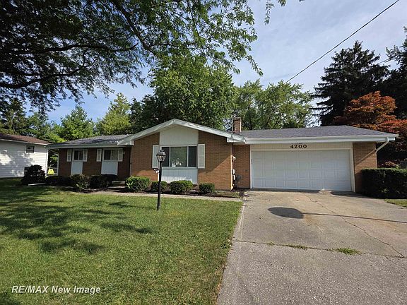 3rd image of 4200 S Wayside Dr