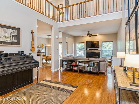 2nd image of 1040 Woodview Ct #1040