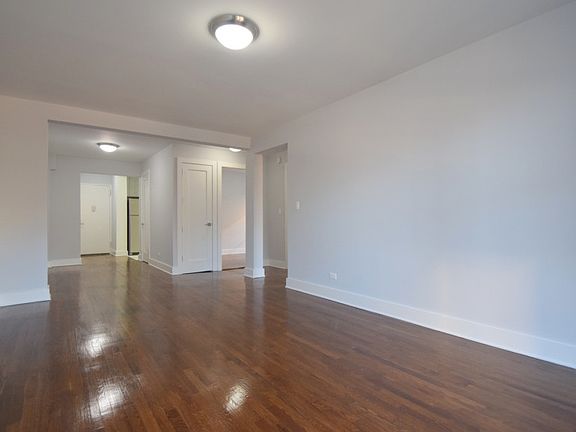River Hill Gardens - Living Room - 4B Reno