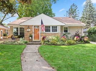 506 S Main St, Mount Prospect, IL 60056