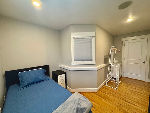 2nd image of 3320 S Holly St #7