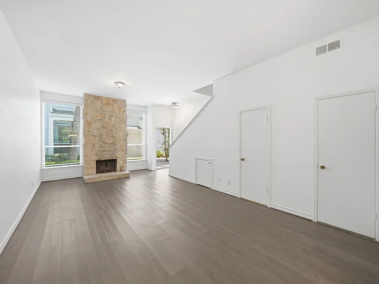 2815 Welborn St #101 — Photo 8