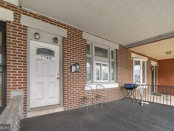 3rd image of 1205 W Wyoming Ave