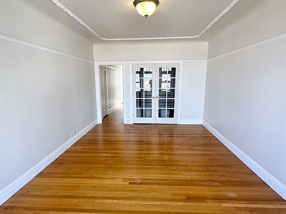 2nd image of 950 Bay St APT 11