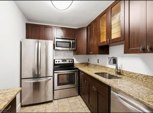 1111 River Rd APT E21, Edgewater, NJ 07020