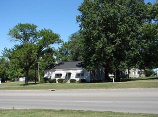 613 S Main St, Brookfield, MO 64628
