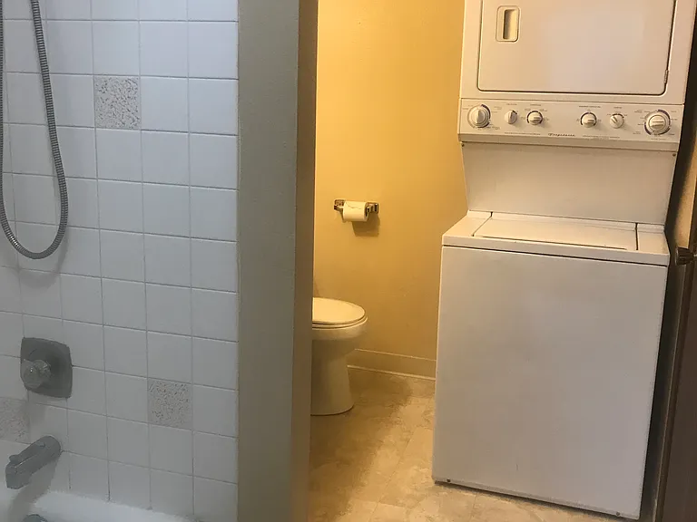 715 E Crown Ave #715 — Photo 7