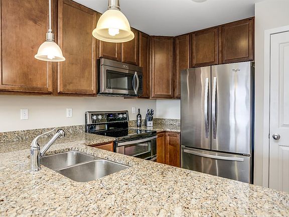 4th image of 111 N Ashley St Suite 605