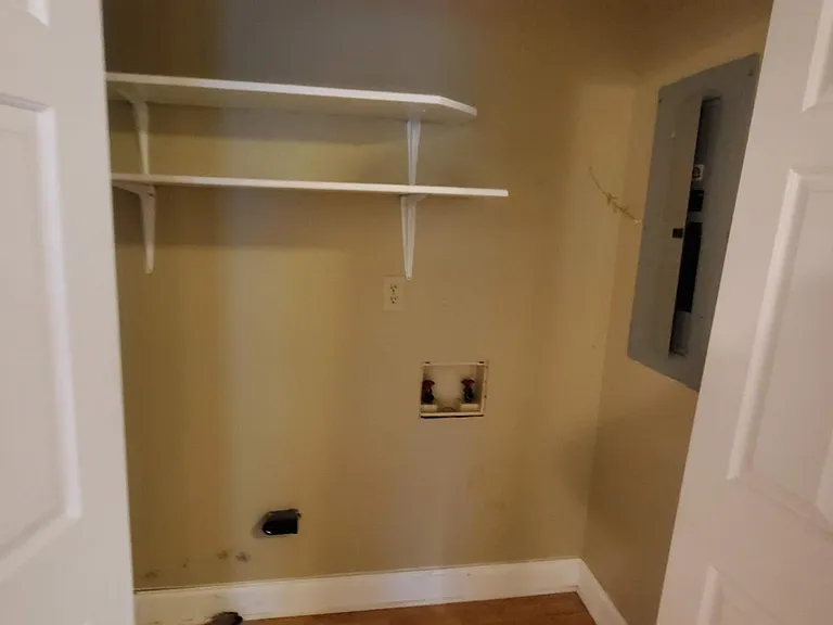 309 Angie Dr — Photo 3
