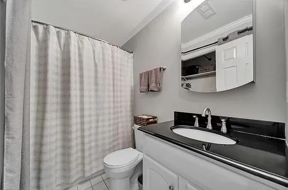 2 bed, 1063 sqft, $2,995 — Photo 2