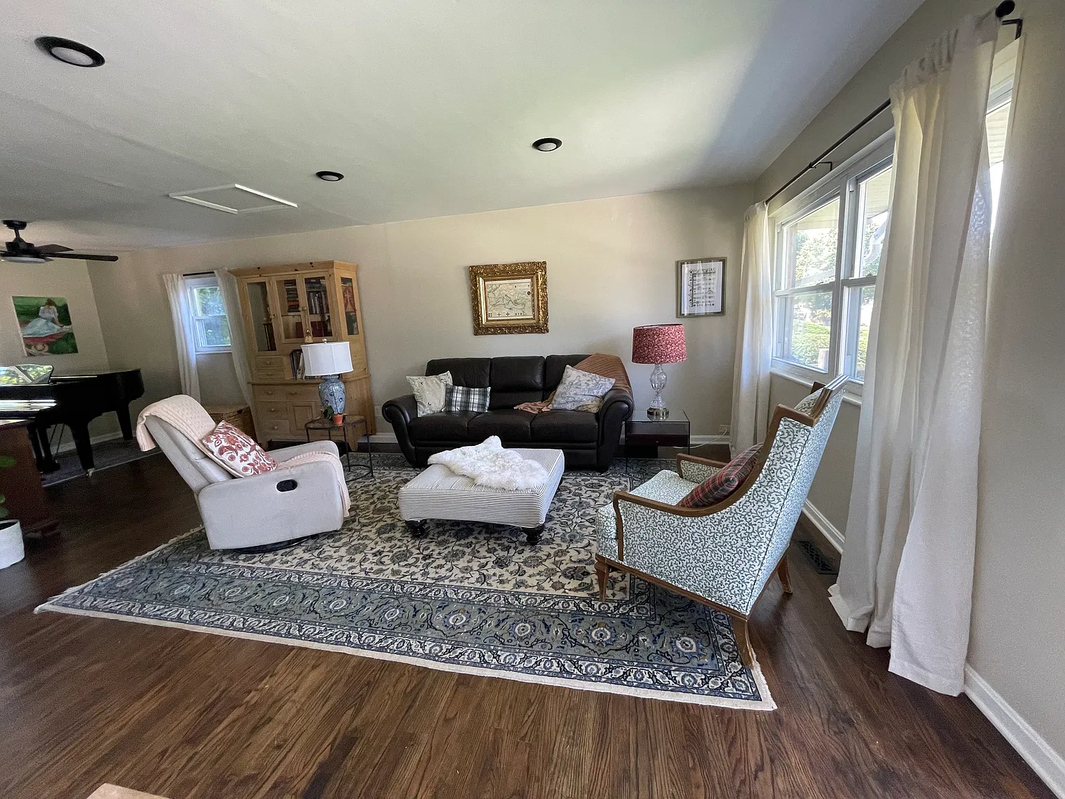 2 bed, 952 sqft, $1,840 — Photo 2
