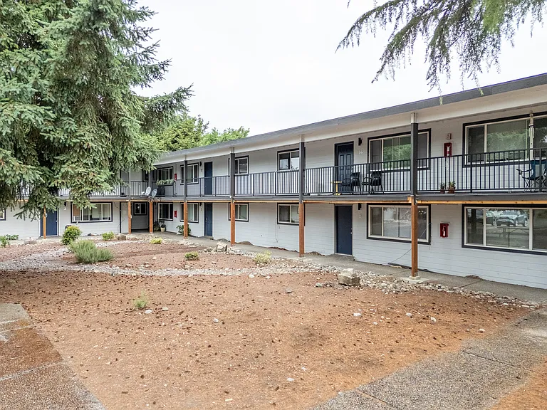 Cascade Village — Photo 18