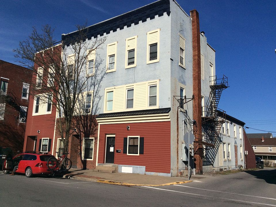 1st image of 76 Queen St #76