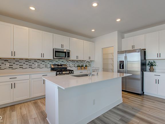 4th image of 7384 Cambridge Pl