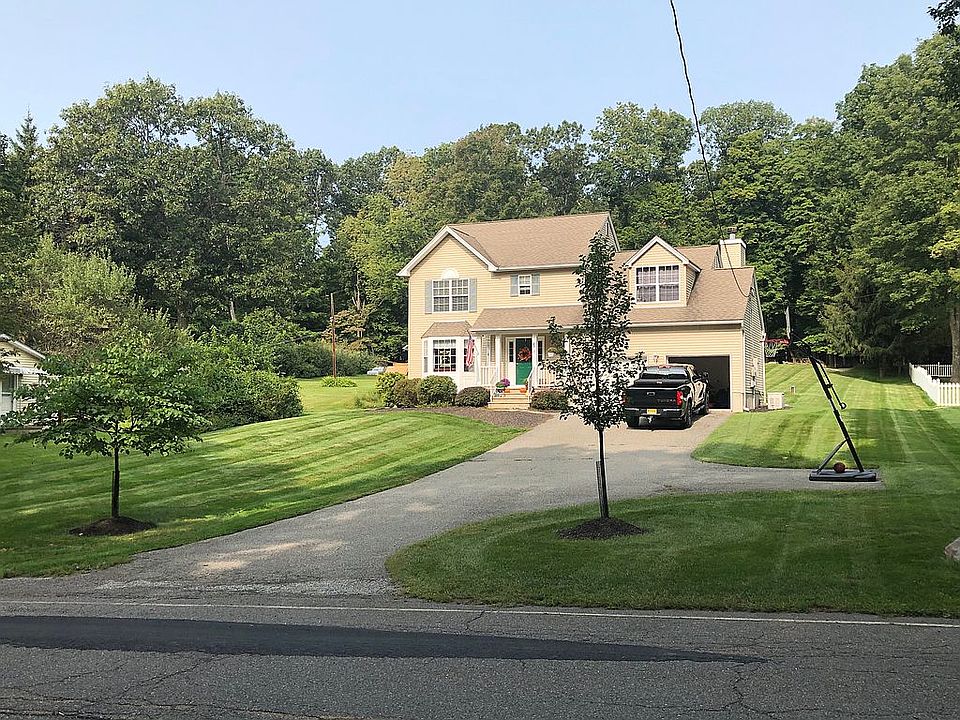 2nd image of 41 Fox Hill Rd