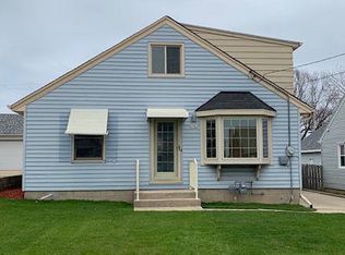 4596 S Kansas Ave, Saint Francis, WI 53235