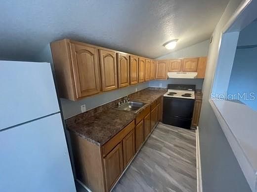 3rd image of 2595 15th Ave S