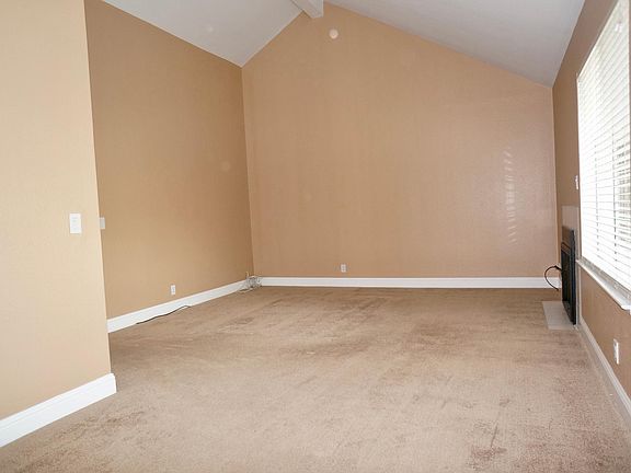 4th image of 1072 Summershore Ct