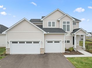 3445 Linden Avenue Ct N, Lake Elmo, MN 55042
