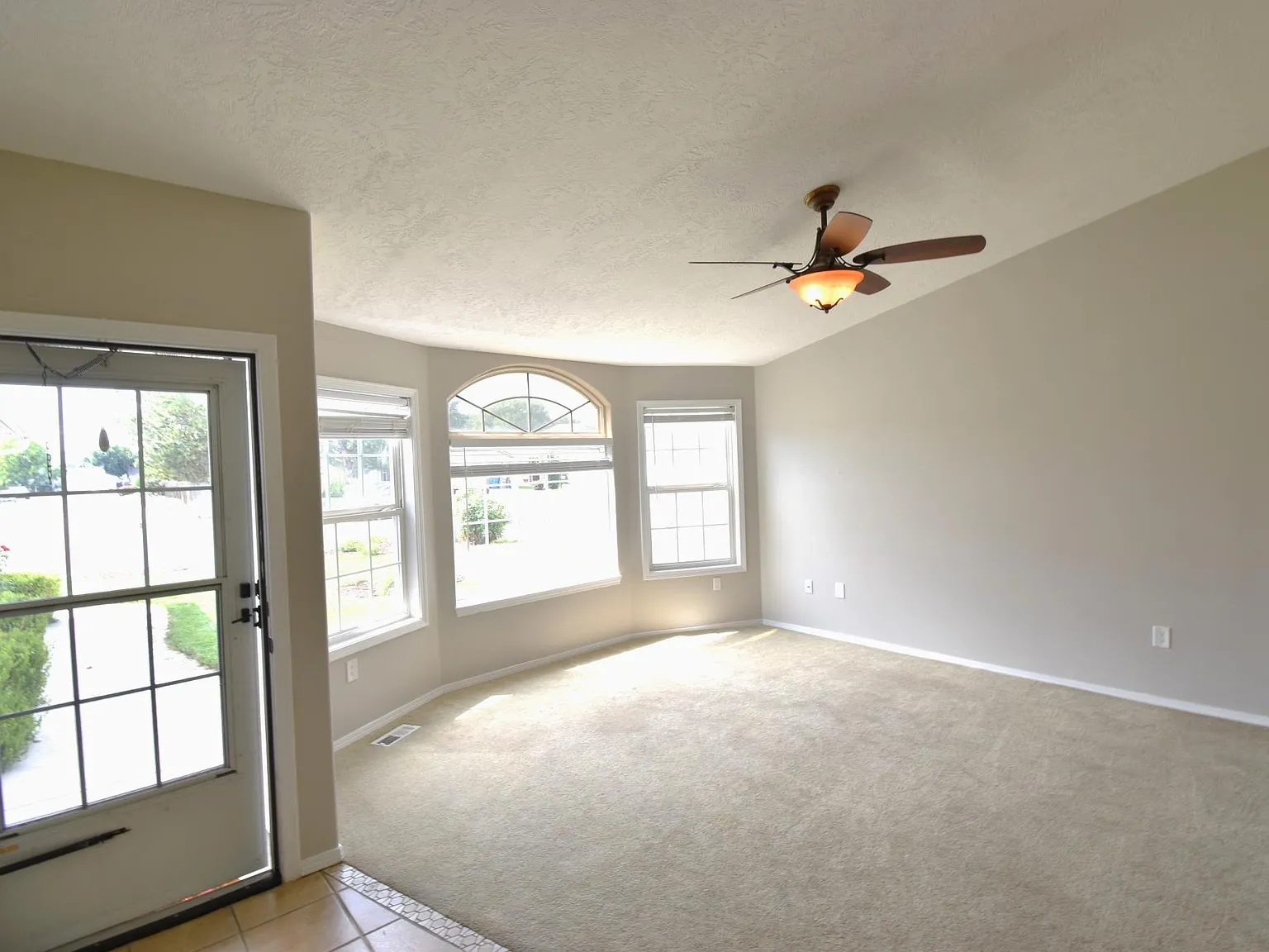 4 bed, 1720 sqft, $2,650 — Photo 2