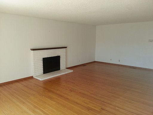 2nd image of 3509 Meadowbrook Dr