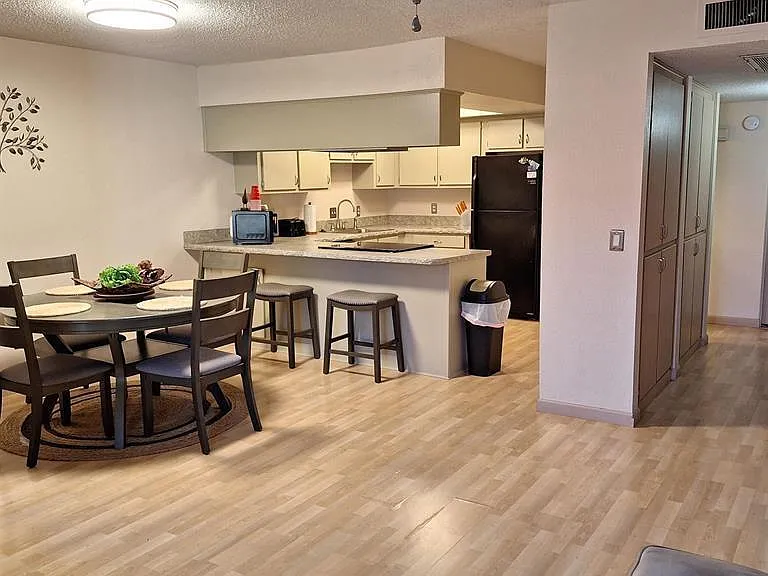 2045 S 14th Ave #3 — Photo 5