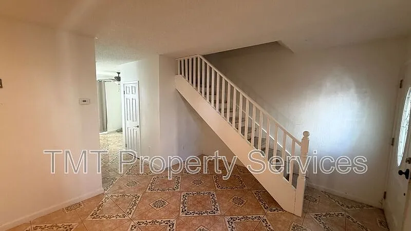 3 bed, 2.0 bath, $2,550 — Photo 3