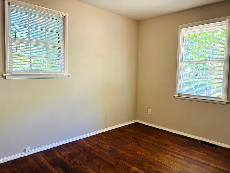 5015 Grapevine Dr — Photo 13