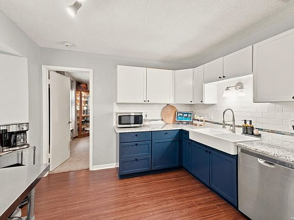 5th image of 6934 Sunset Village Dr