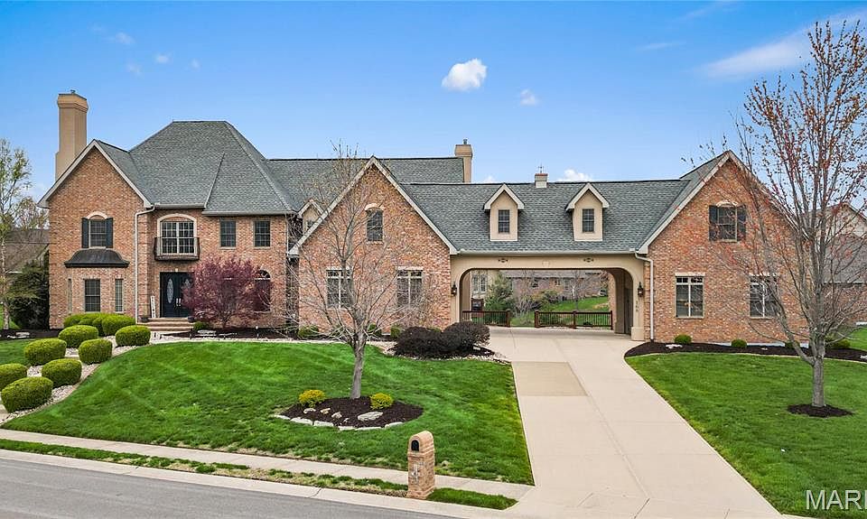1st image of 168 Whitmoor Dr