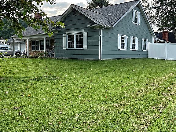 2817 Stonybrook Drive 