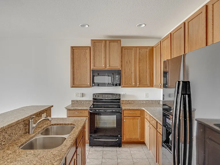 733 Ventura Dr — Photo 12