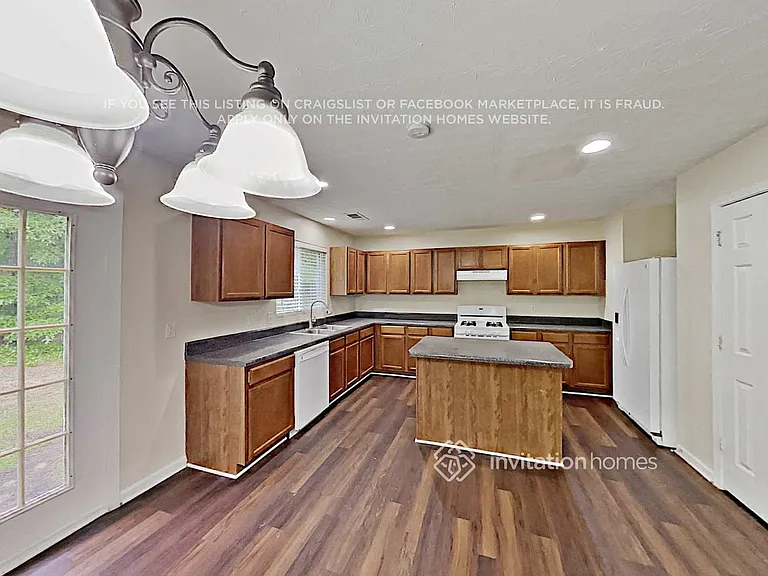414 Waterbury Way — Photo 7