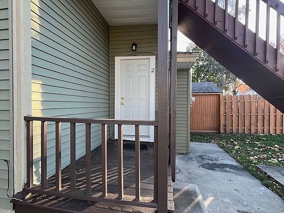 3rd image of 128 E Dewald St #2