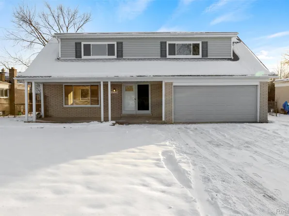 17469 W Thirteen Mile Rd, Southfield, MI 48076