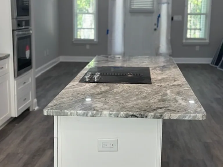 222 Taylor Cir — Photo 3
