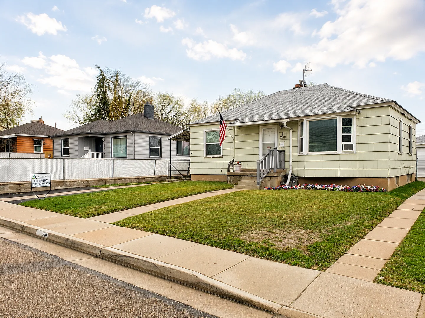 218 S Lakeview Dr — Photo 3