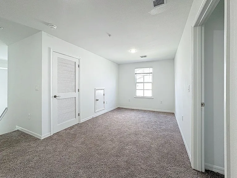 1748 Barton Towne Cir — Photo 27