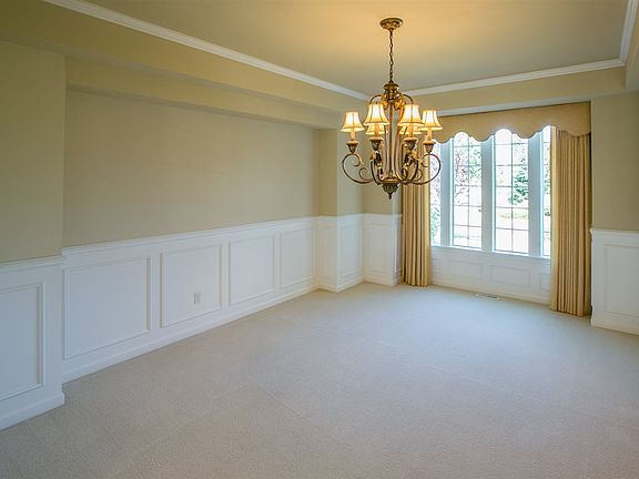 4th image of 1508 E Wildflower Ln