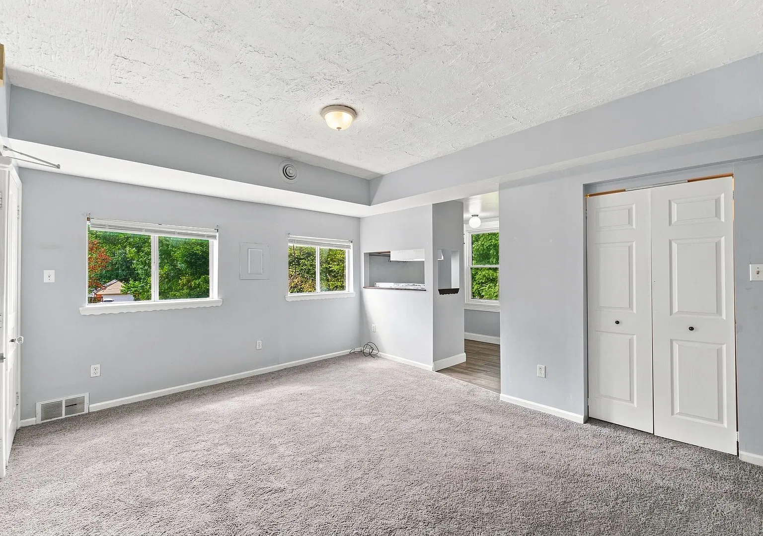 67 Oregon Avenue — Photo 4