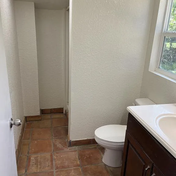 210 Cates St — Photo 11