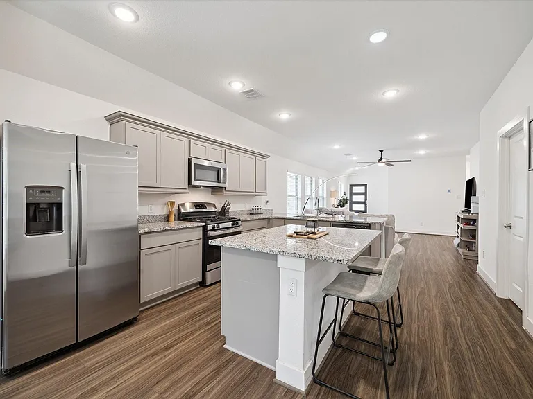 1600 Portia Ln — Photo 6