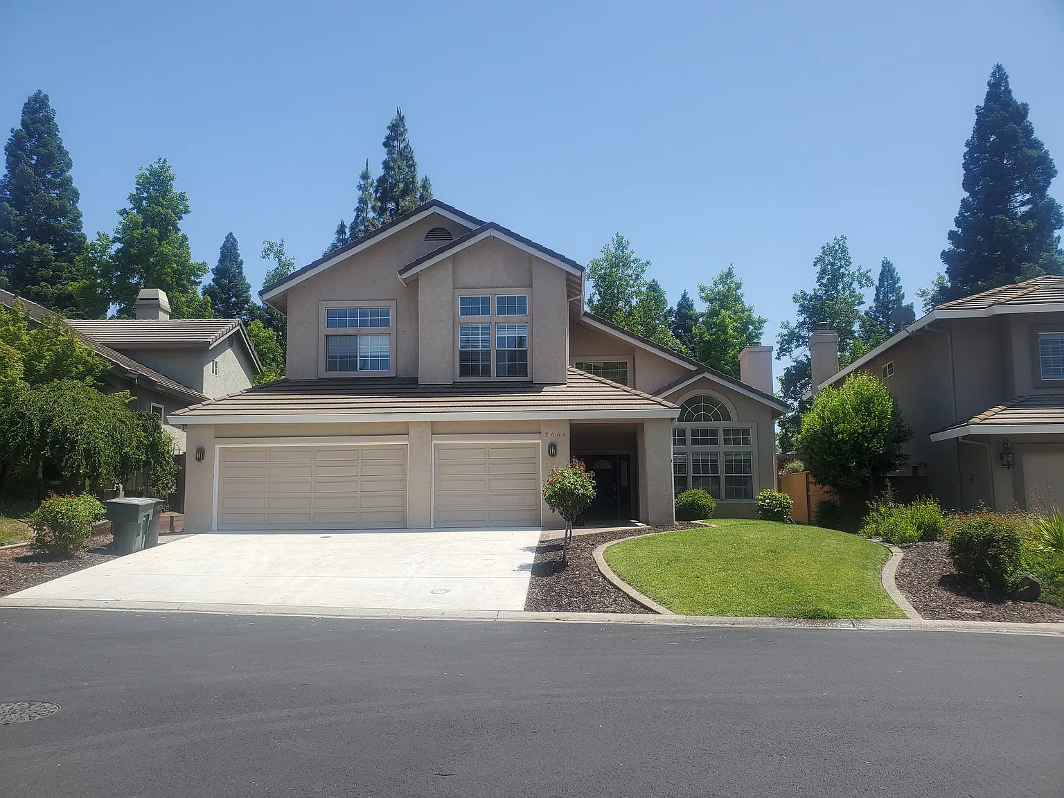 5 bed, 3200 sqft, $4,150 — Photo 1