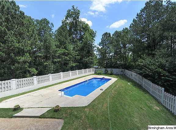 3rd image of 1201 Cedardell Ln