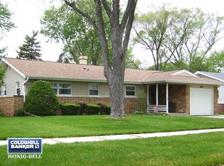 68 Forest Ln, Elk Grove Village, IL 60007