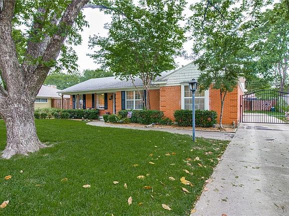 3rd image of 724 Newberry Dr